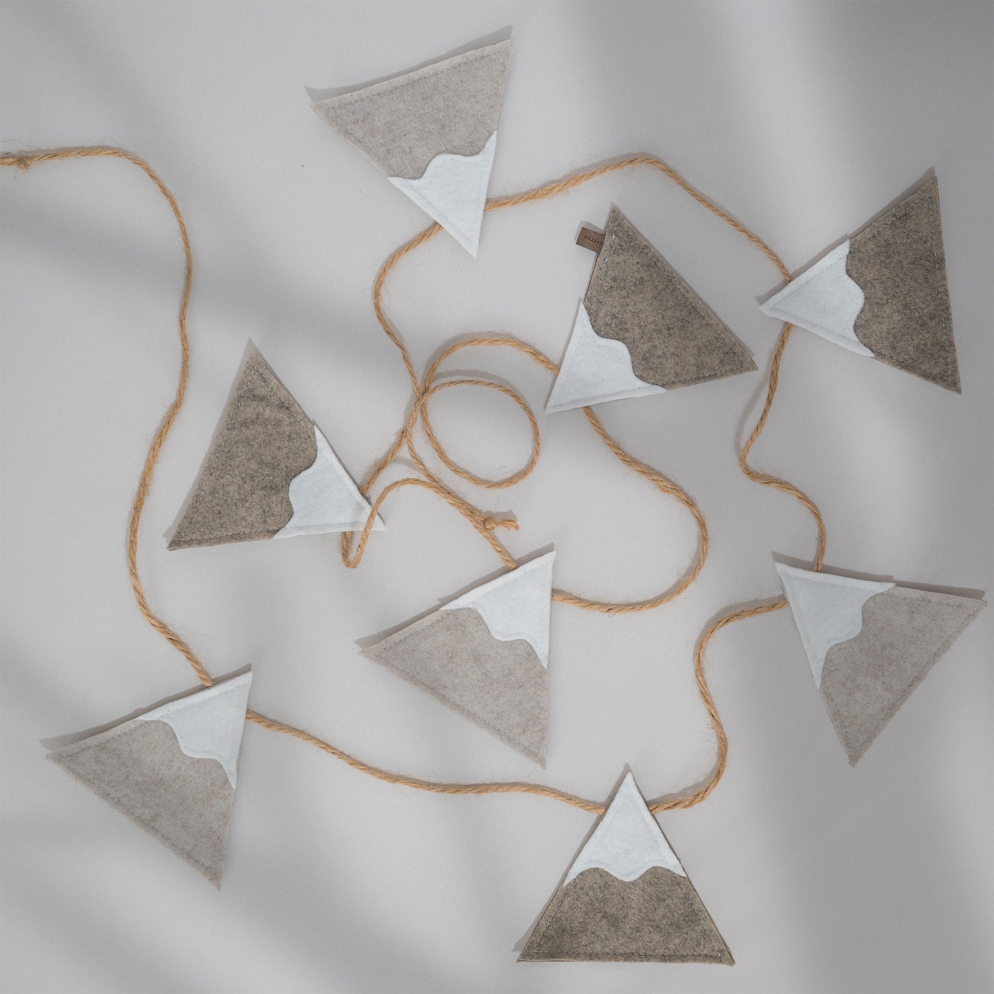 Little Mount Matterhorn // 2D Garland