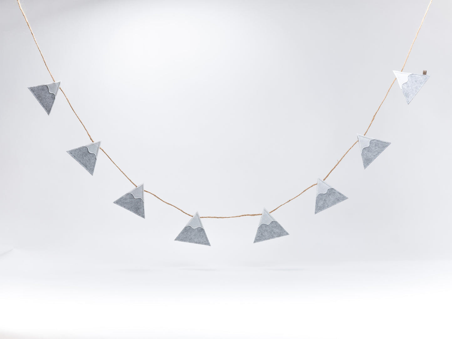 Little Mount Matterhorn // 2D Garland