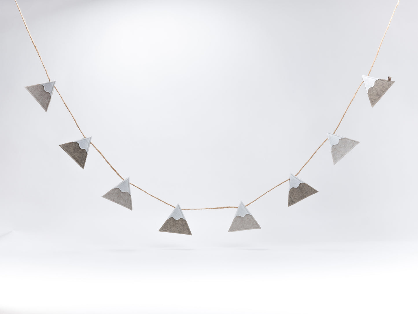 Little Mount Matterhorn // 2D Garland