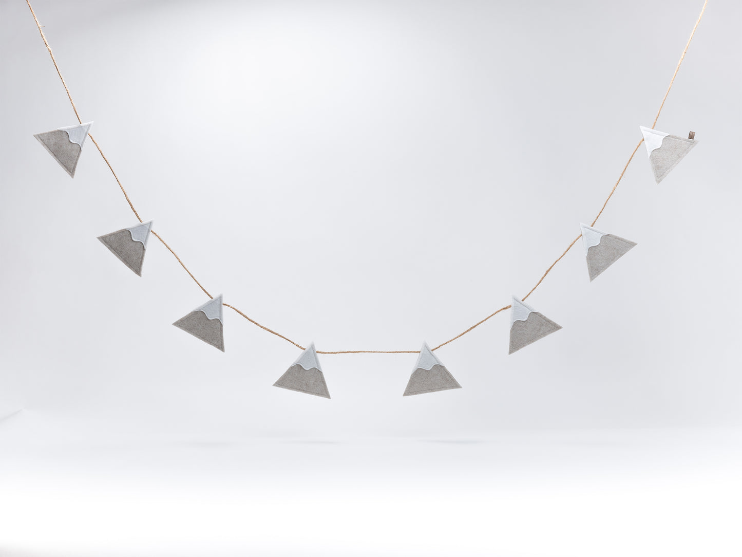 Little Mount Matterhorn // 2D Garland